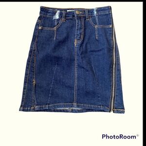 NWT Jean Skirt with side zipper